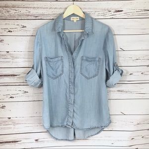 Cloth and Stone Chambray Button Up Blouse